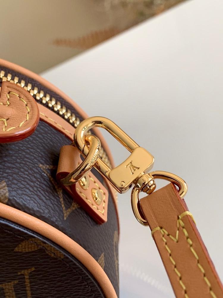 Luxury Stylish Embroidered Shoulder Bag – Special Edition
