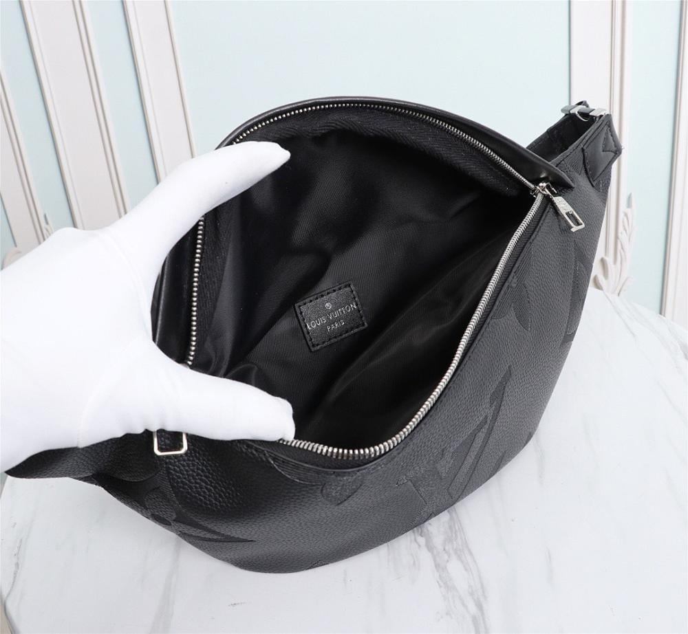 Stylish Calfskin Shoulder Bag – Special Edition