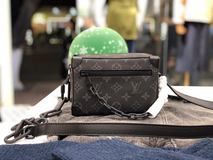 Modern Elegant Crossbody Bag