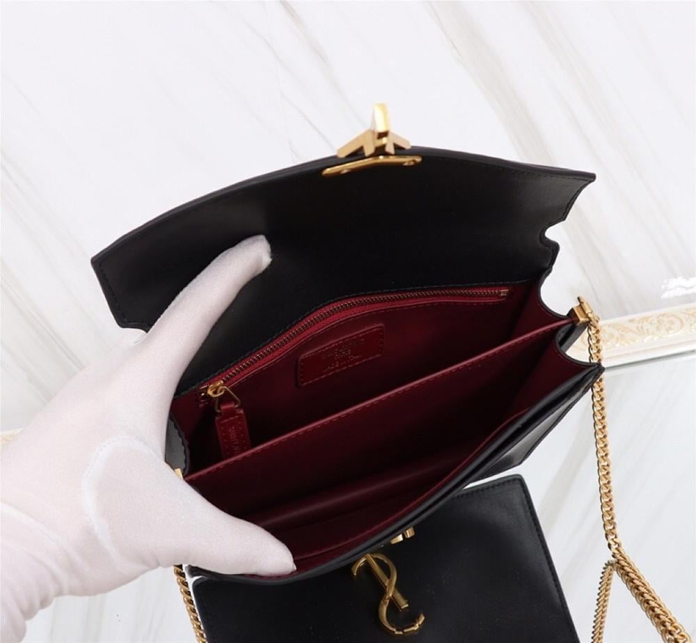 Modern Elegant Top Handle Bag