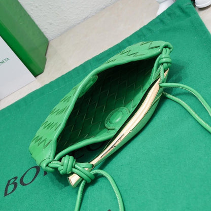 Stylish Refined Woven Shoulder Bag