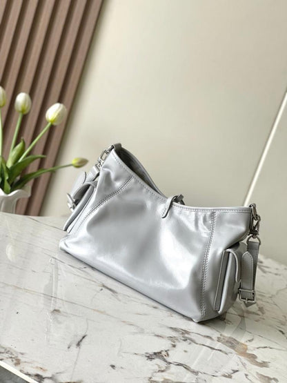 Modern Refined Grey Leather Shoulder Bag