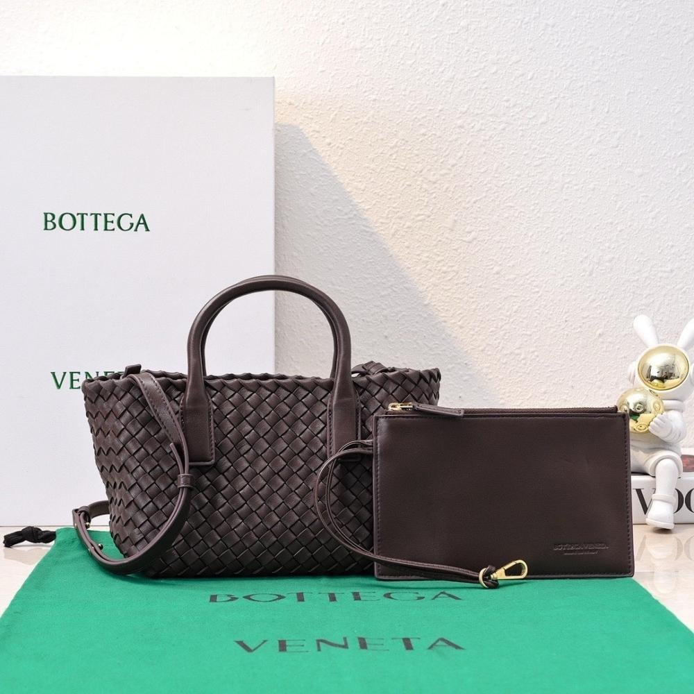 Modern Elegant Woven Shoulder Bag