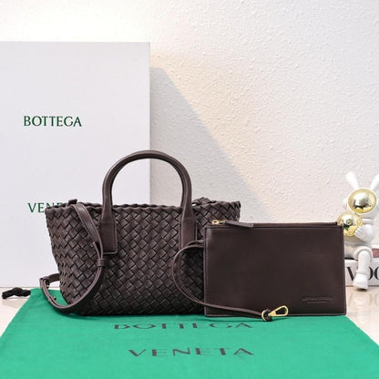 Modern Elegant Woven Shoulder Bag