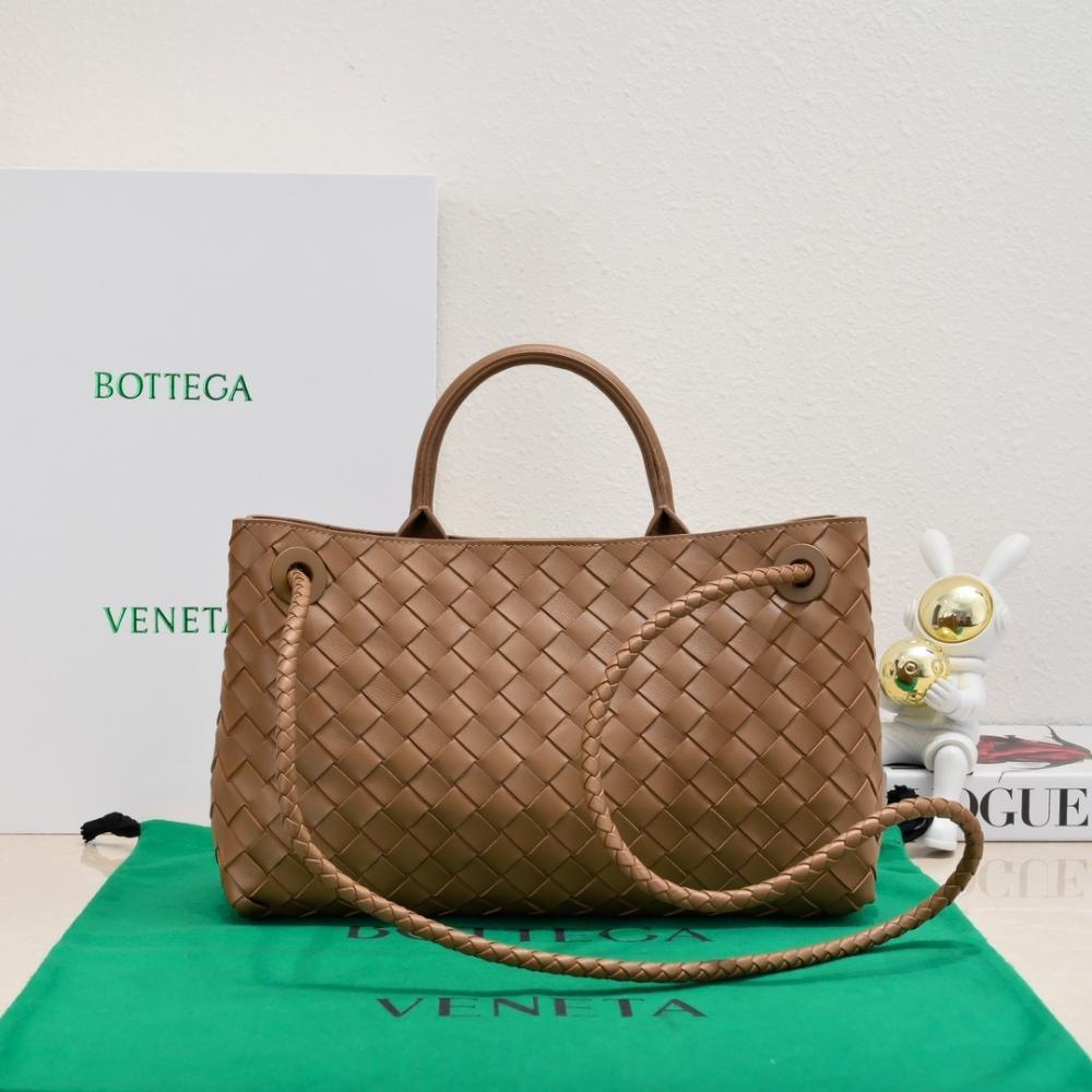 Elegant Leather Crossbody Bag