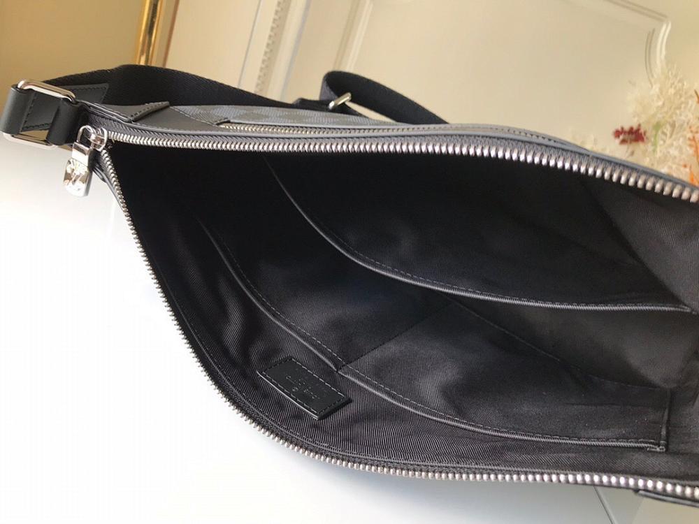Stylish Premium Woven Shoulder Bag
