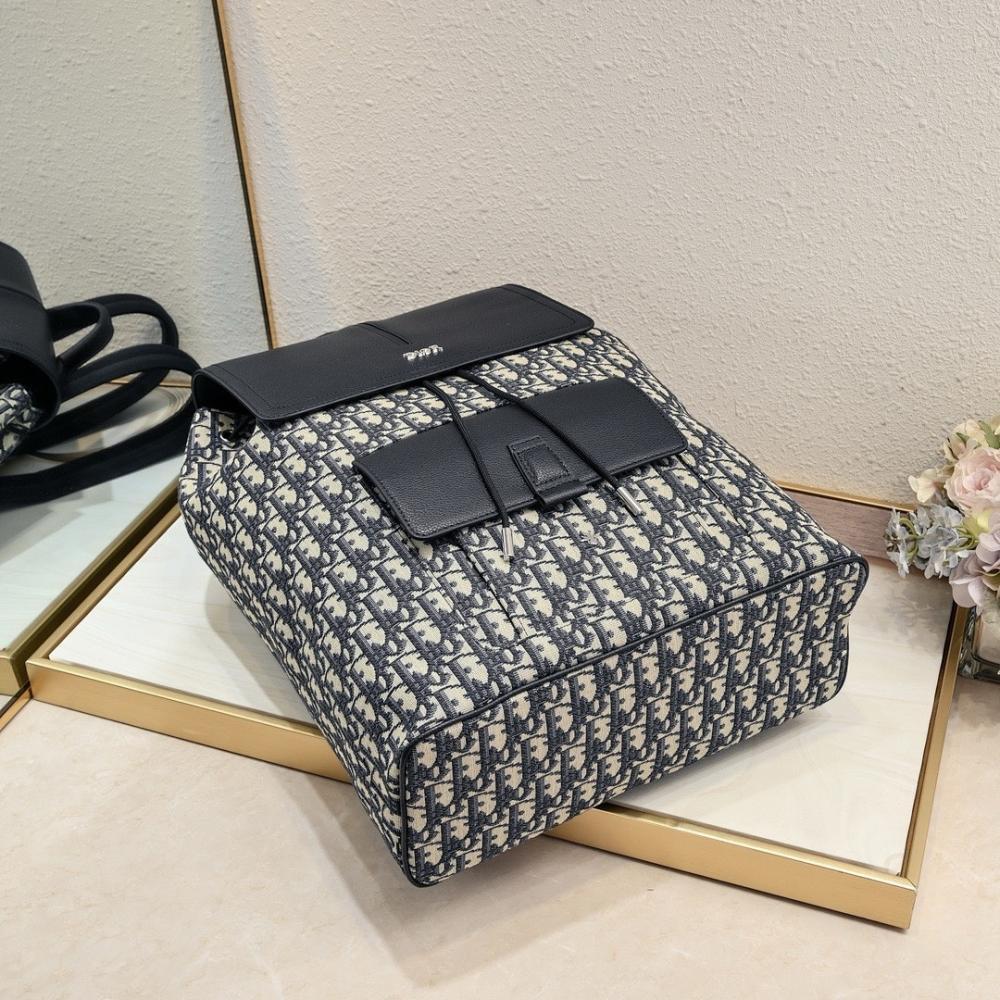 Modern Elegant Black Quilted Leather Shoulder Bag