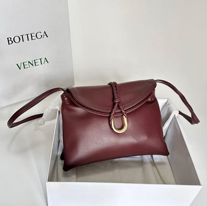 Luxury Woven Crossbody Bag – Limited Edition
