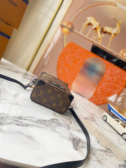 Modern Premium Studded Leather Shoulder Bag