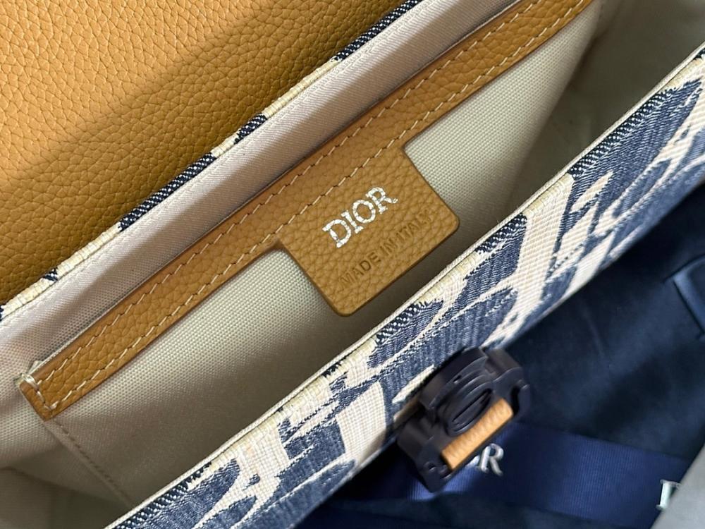 Elegant Refined Printed Leather Crossbody Bag
