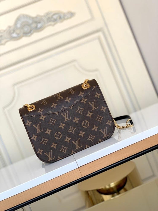 Italian-Inspired Elegant Leather Crossbody Bag