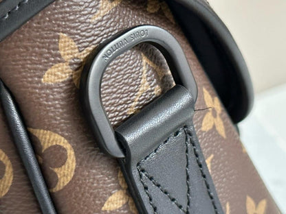 Modern Elegant Leather Travel Bag