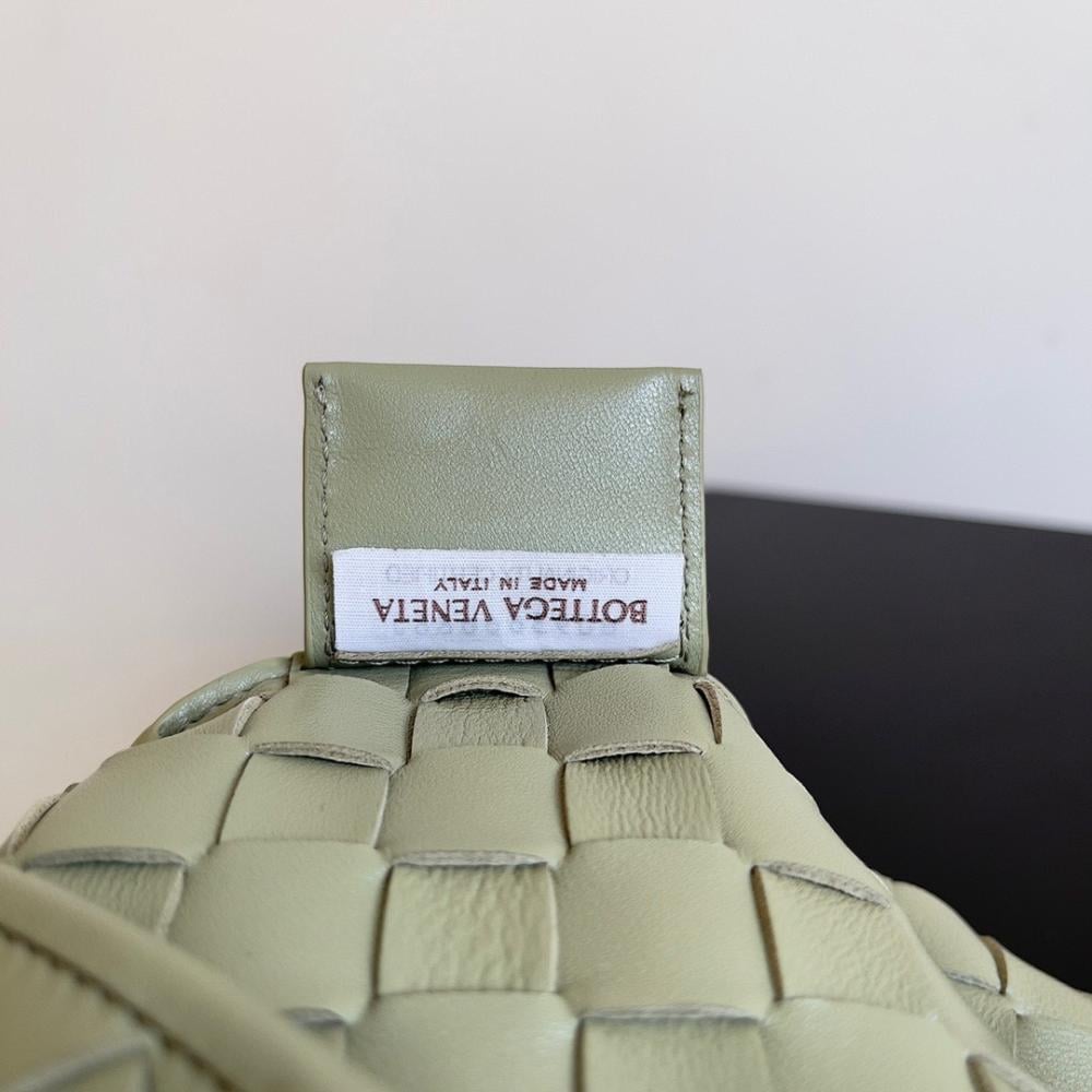 Stylish Woven Top Handle Bag – Limited Edition