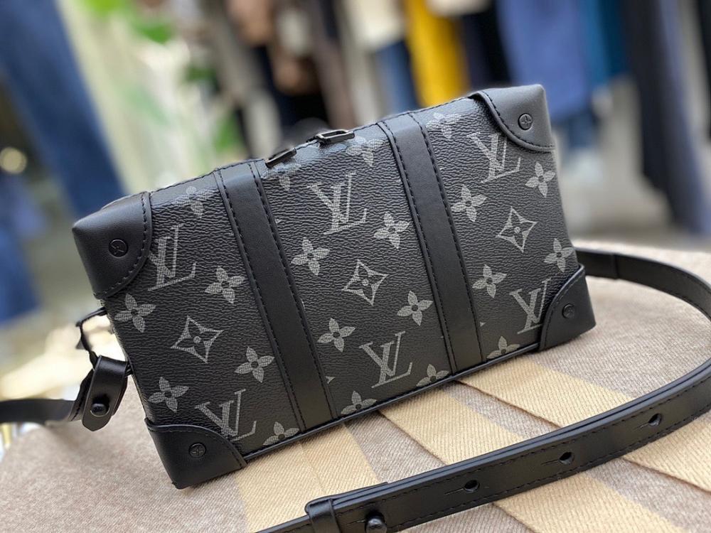 Classic Shoulder Bag – Limited Edition