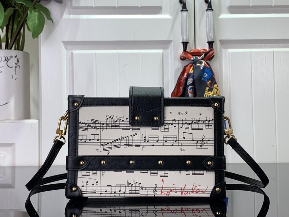 Elegant Shoulder Bag