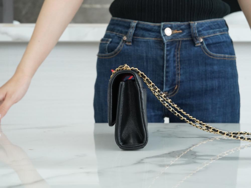 Elegant Leather Shoulder Bag