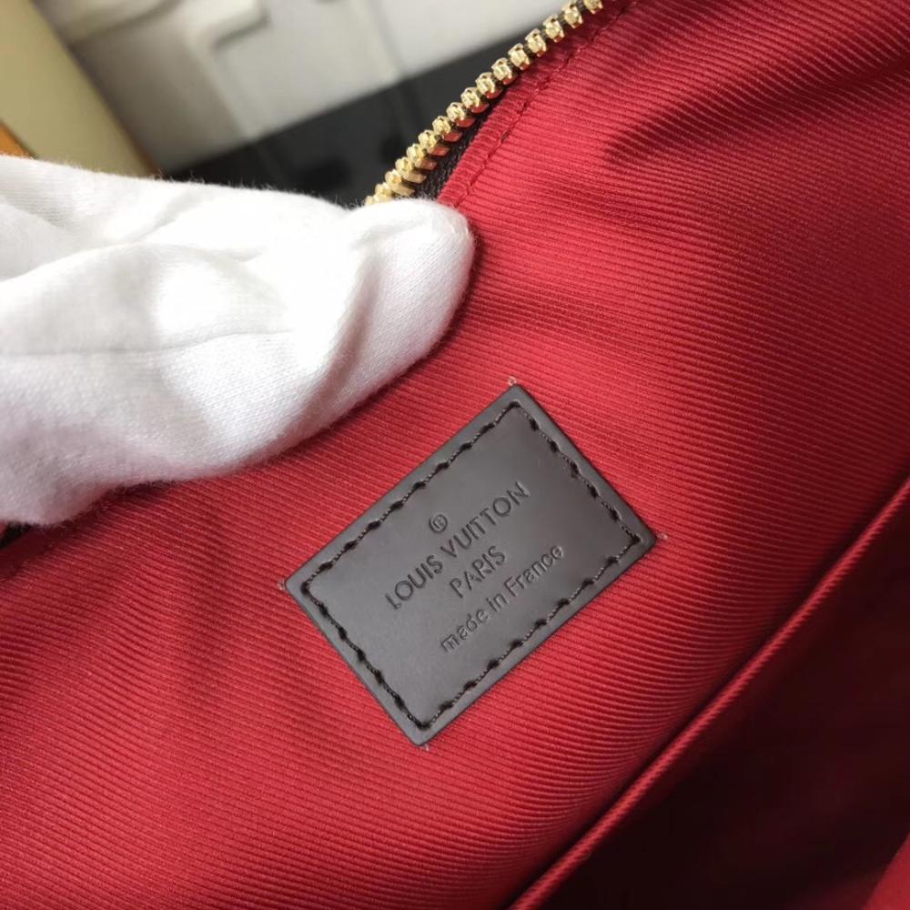 Classic Shoulder Bag