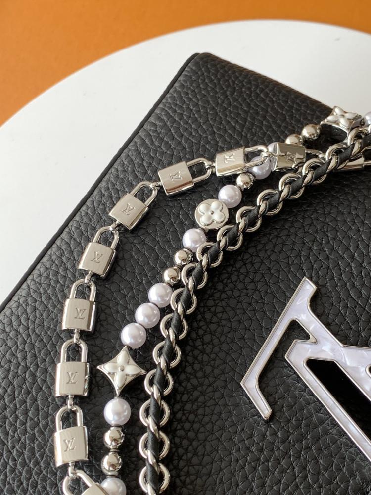 Classic Leather Shoulder Bag