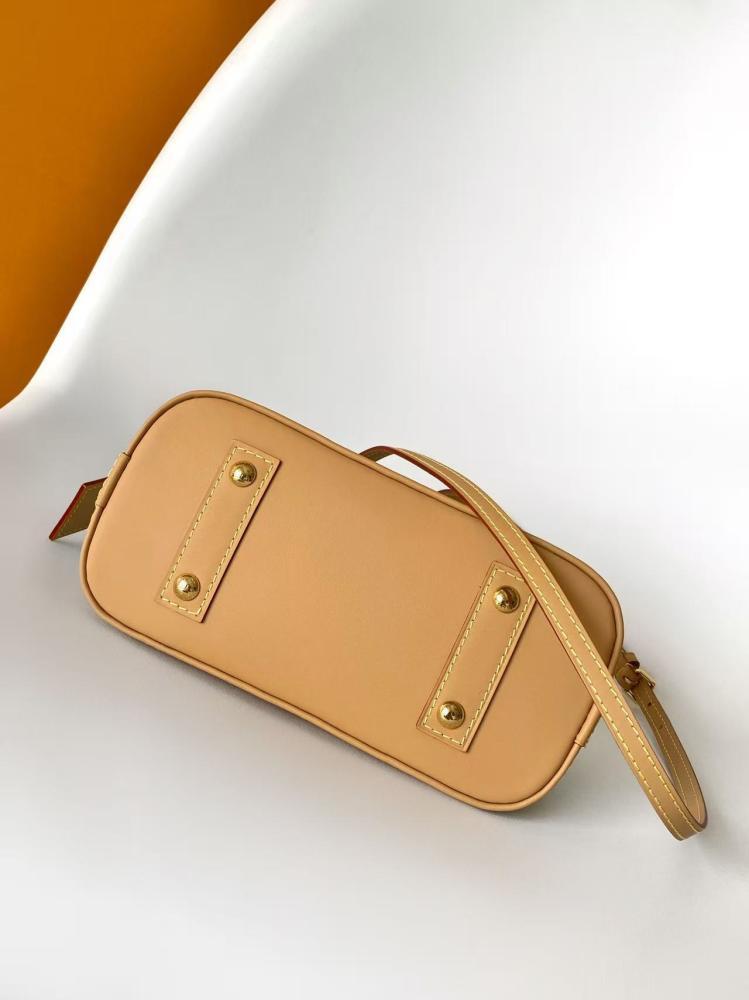 Classic Shoulder Bag