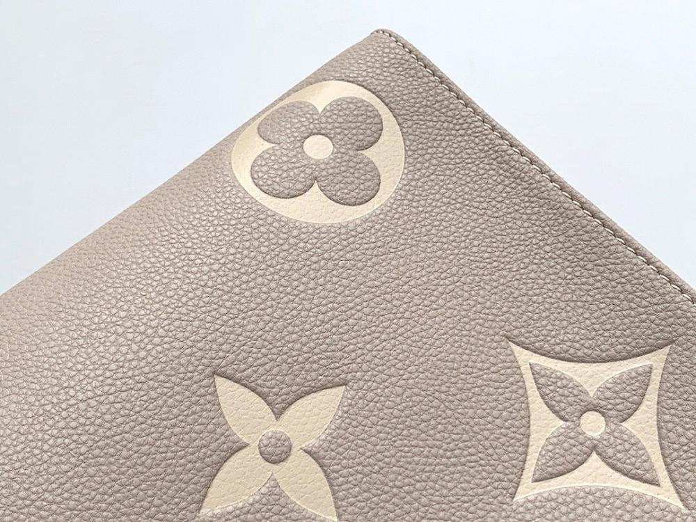 Elegant Refined Printed Leather Crossbody Bag