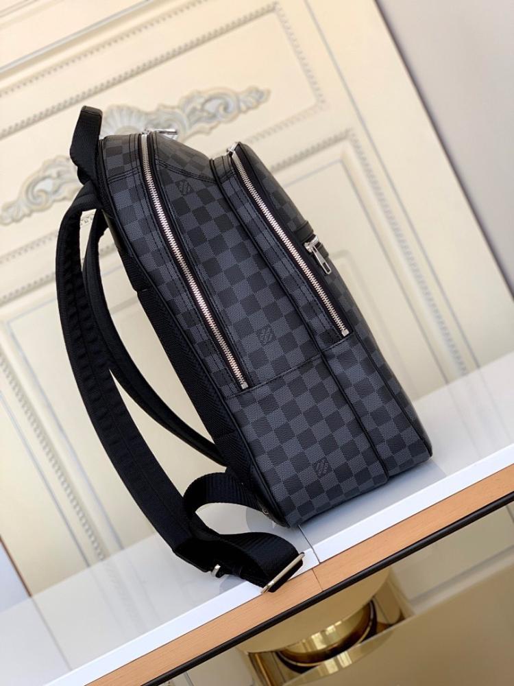 Modern Quilted Shoulder Bag – Limited Edition