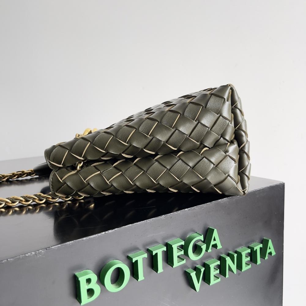 Classic Leather Shoulder Bag