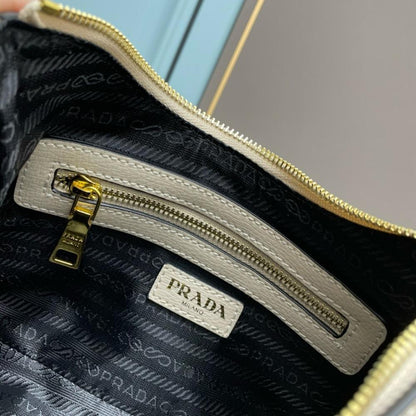 Elegant Refined Shoulder Bag