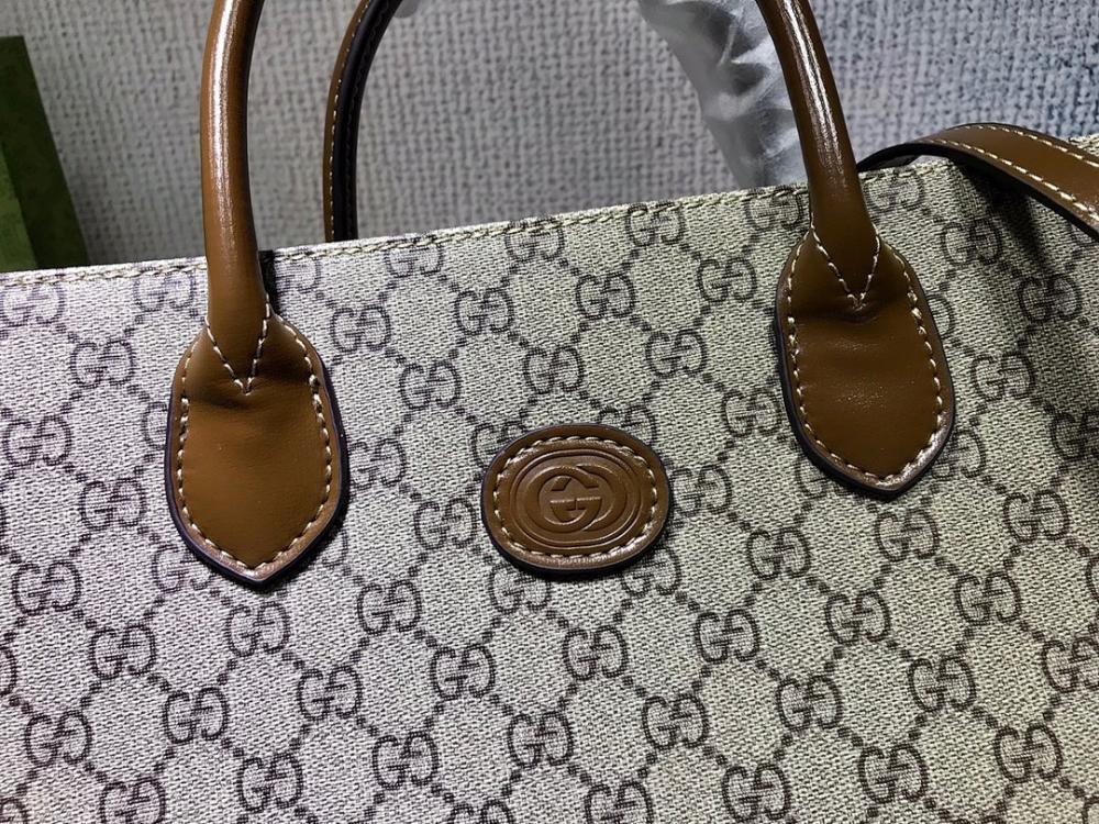 Modern Refined Shoulder Bag
