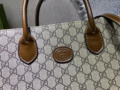 Modern Refined Shoulder Bag