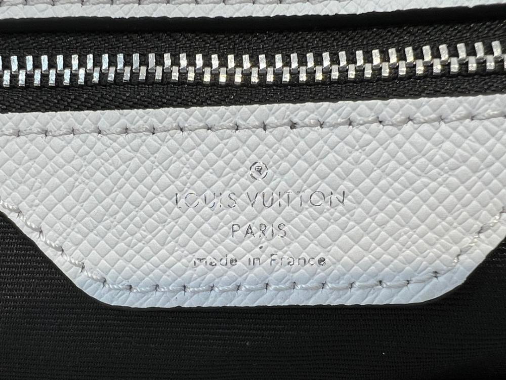 Classic Leather Shoulder Bag – Special Edition