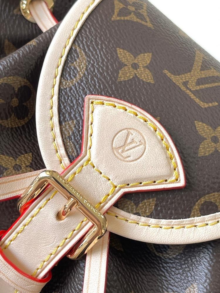 Stylish Refined Monogram Leather Crossbody Bag