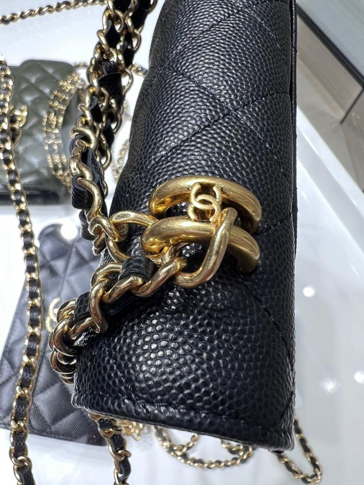 Classic Shoulder Bag