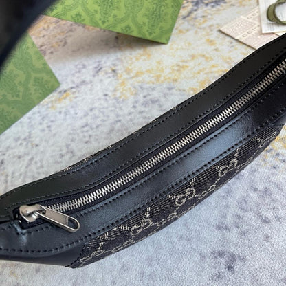 Elegant Refined Crossbody Bag