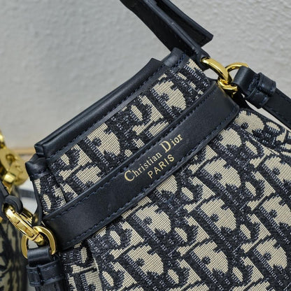 Stylish Bucket Bag – Limited Edition