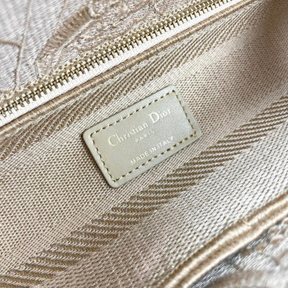 Classic Elegant Embroidered Shoulder Bag
