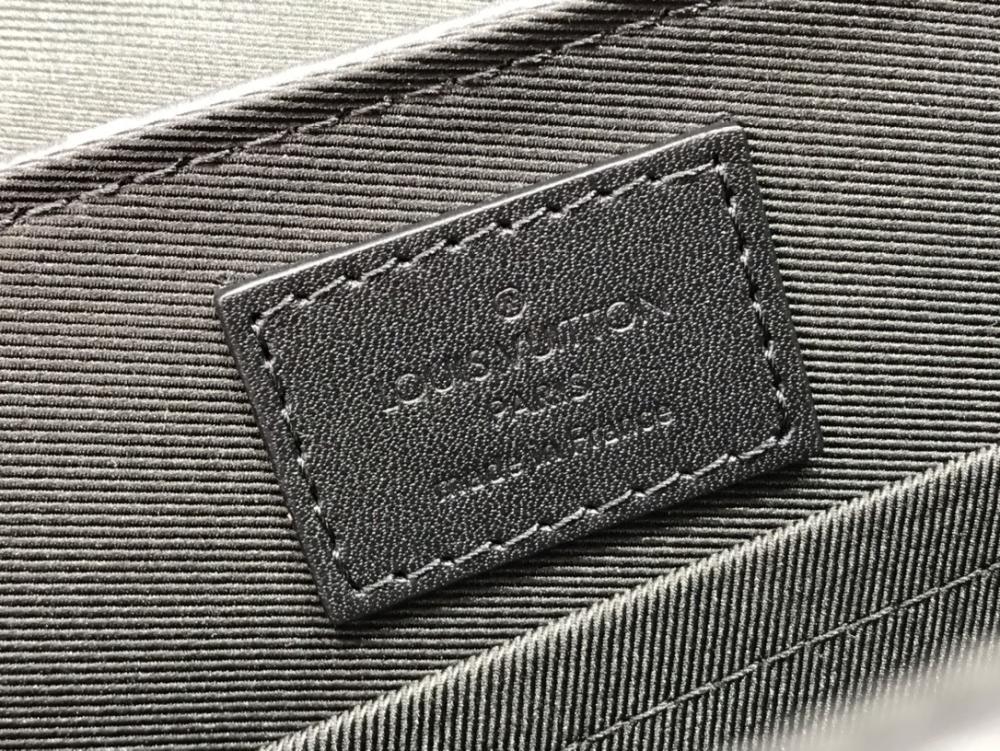 Elegant Messenger Bag