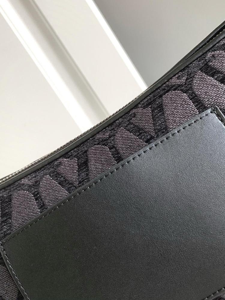 Modern Elegant Embroidered Shoulder Bag
