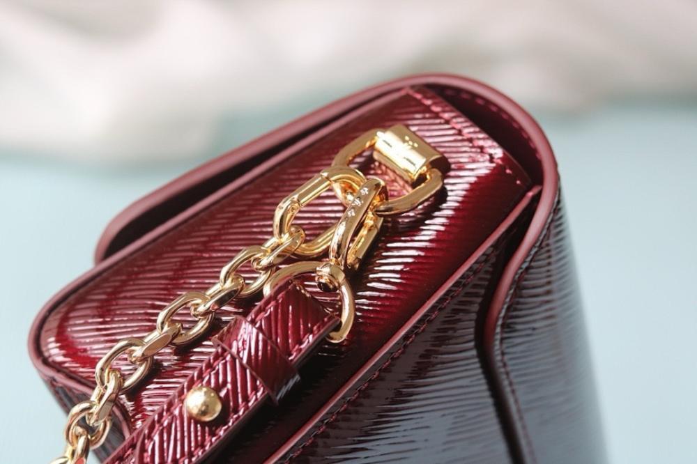 Modern Elegant Leather Shoulder Bag