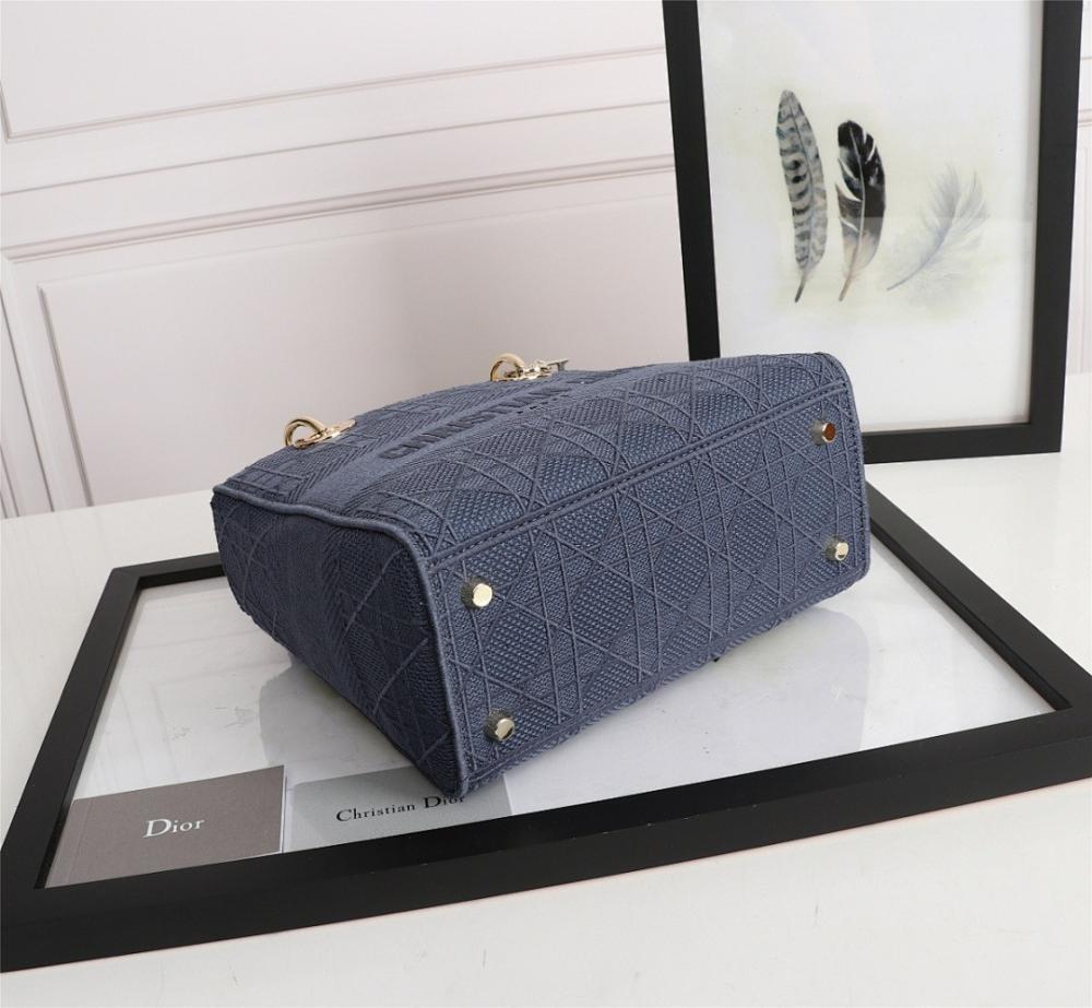 Stylish Refined Pink Embroidered Shoulder Bag
