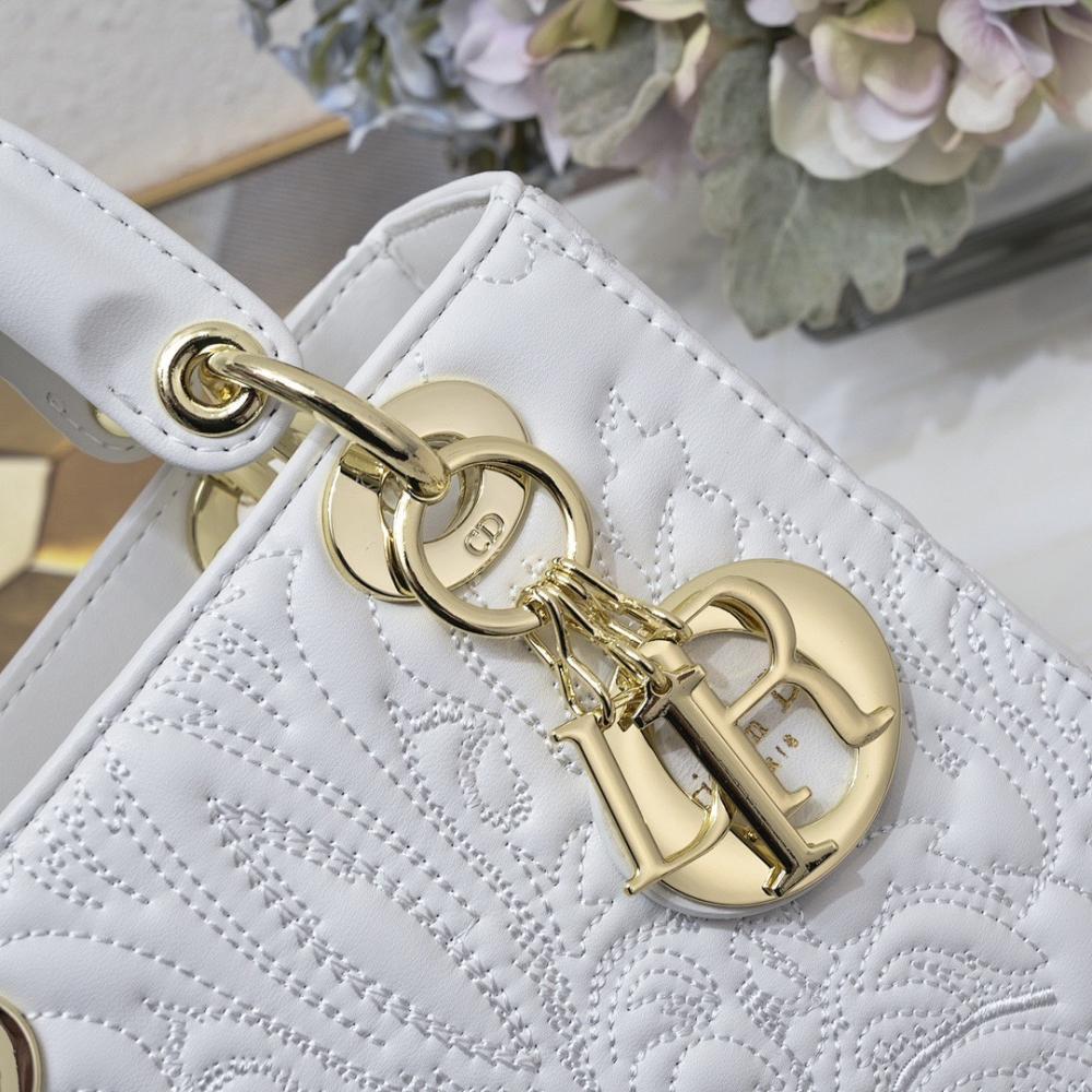 Luxury Elegant Gold Quilted Shoulder Bag
