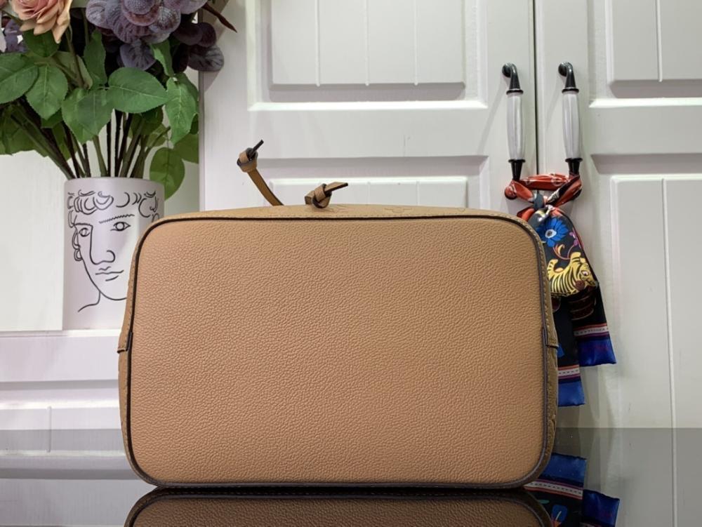 Elegant Shoulder Bag