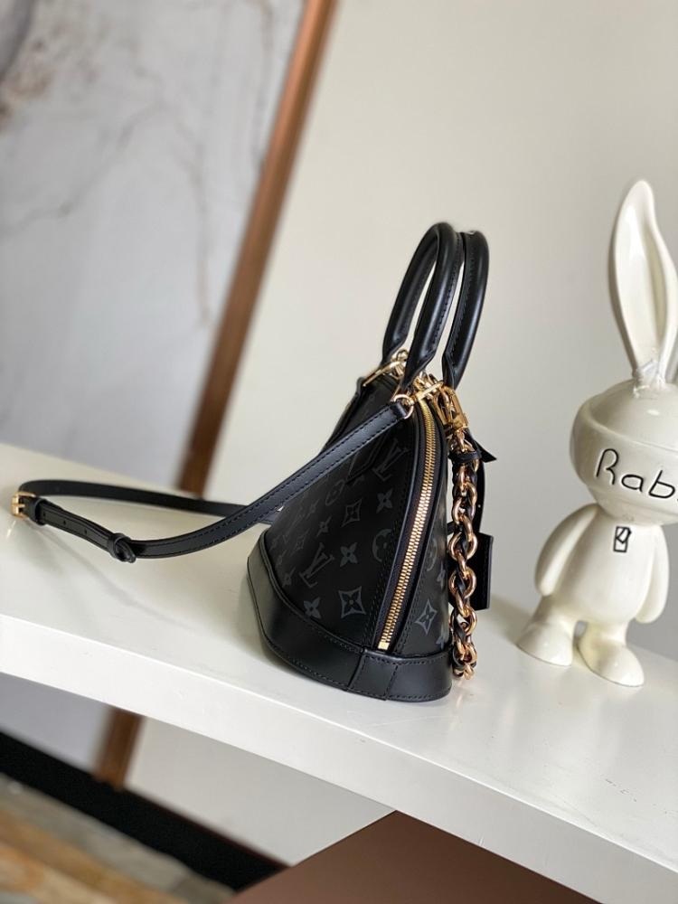 Modern Refined Woven Leather Shoulder Bag