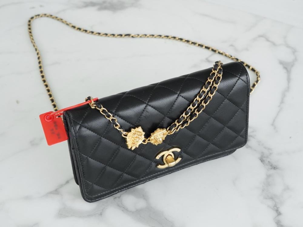 Classic Leather Shoulder Bag
