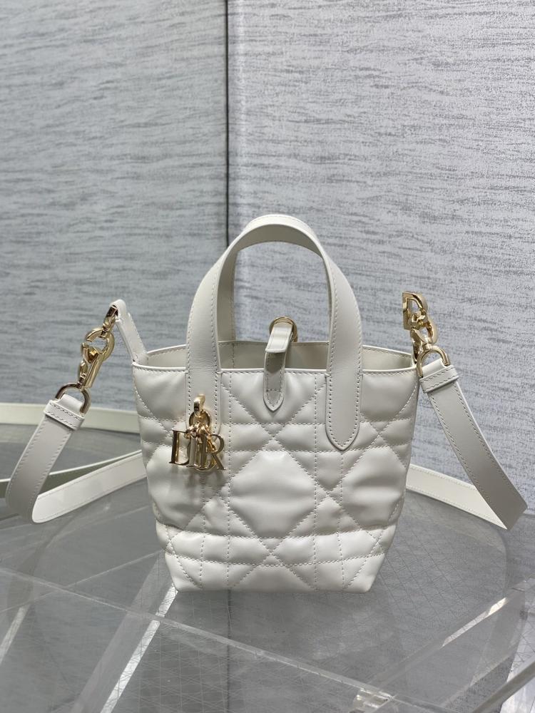 Classic Leather Shoulder Bag