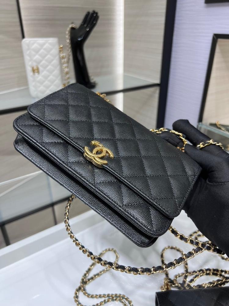 Classic Shoulder Bag