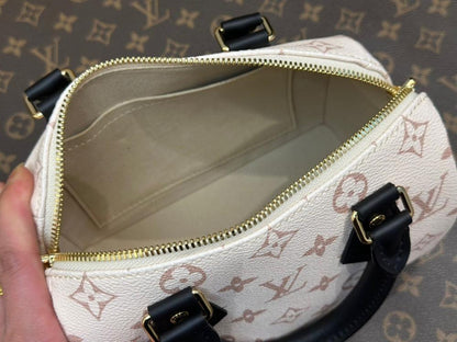 Stylish Leather Travel Bag – Limited Edition