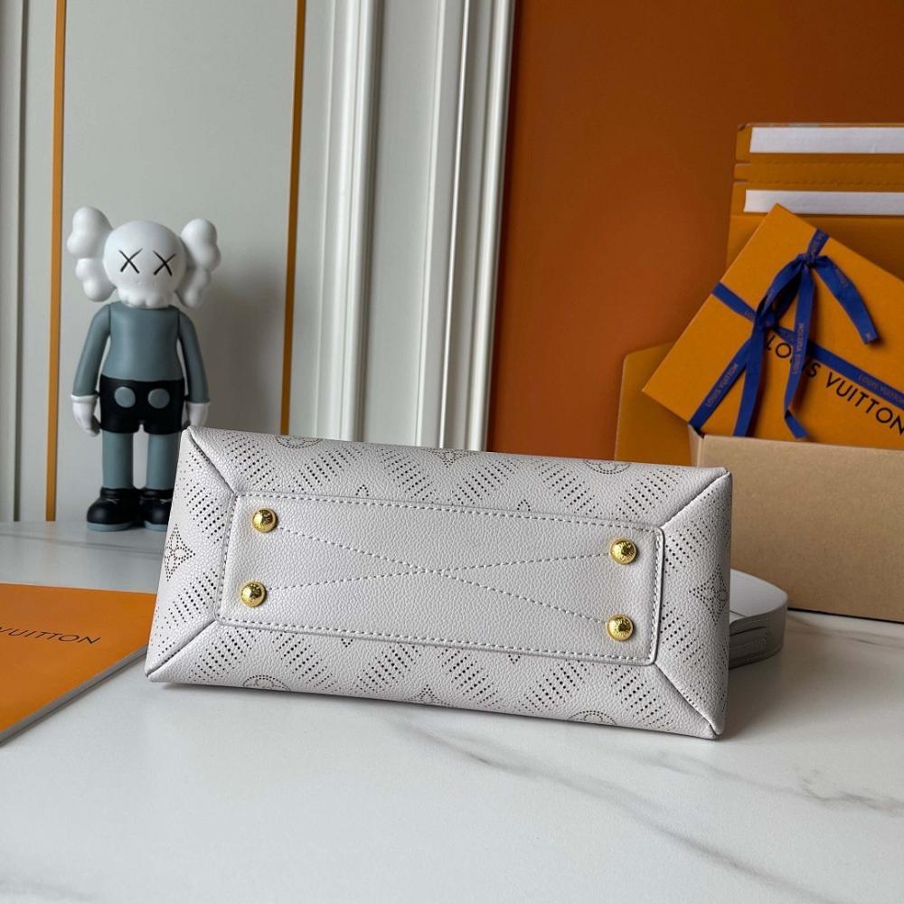 Classic Woven Leather Shoulder Bag – Special Edition