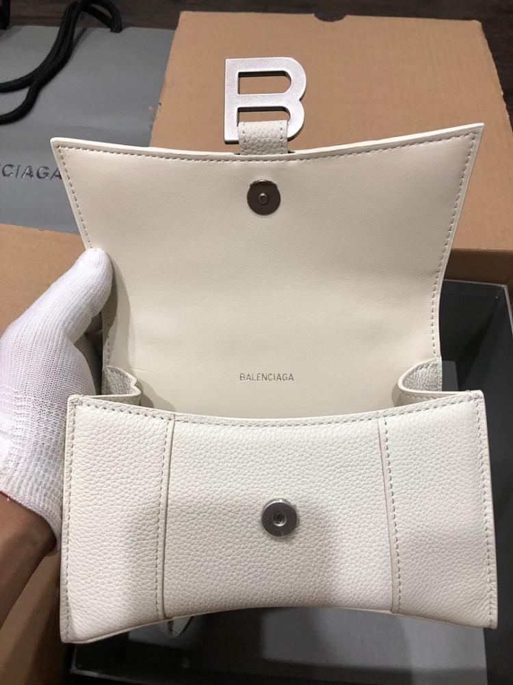 Modern Stylish Leather Top Handle Bag