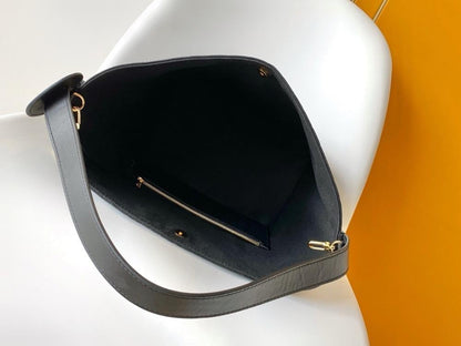 Elegant Stylish Monogram Leather Travel Bag – Limited Edition