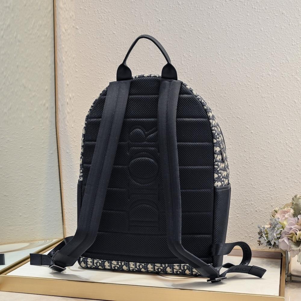 Modern Elegant Black Quilted Leather Shoulder Bag
